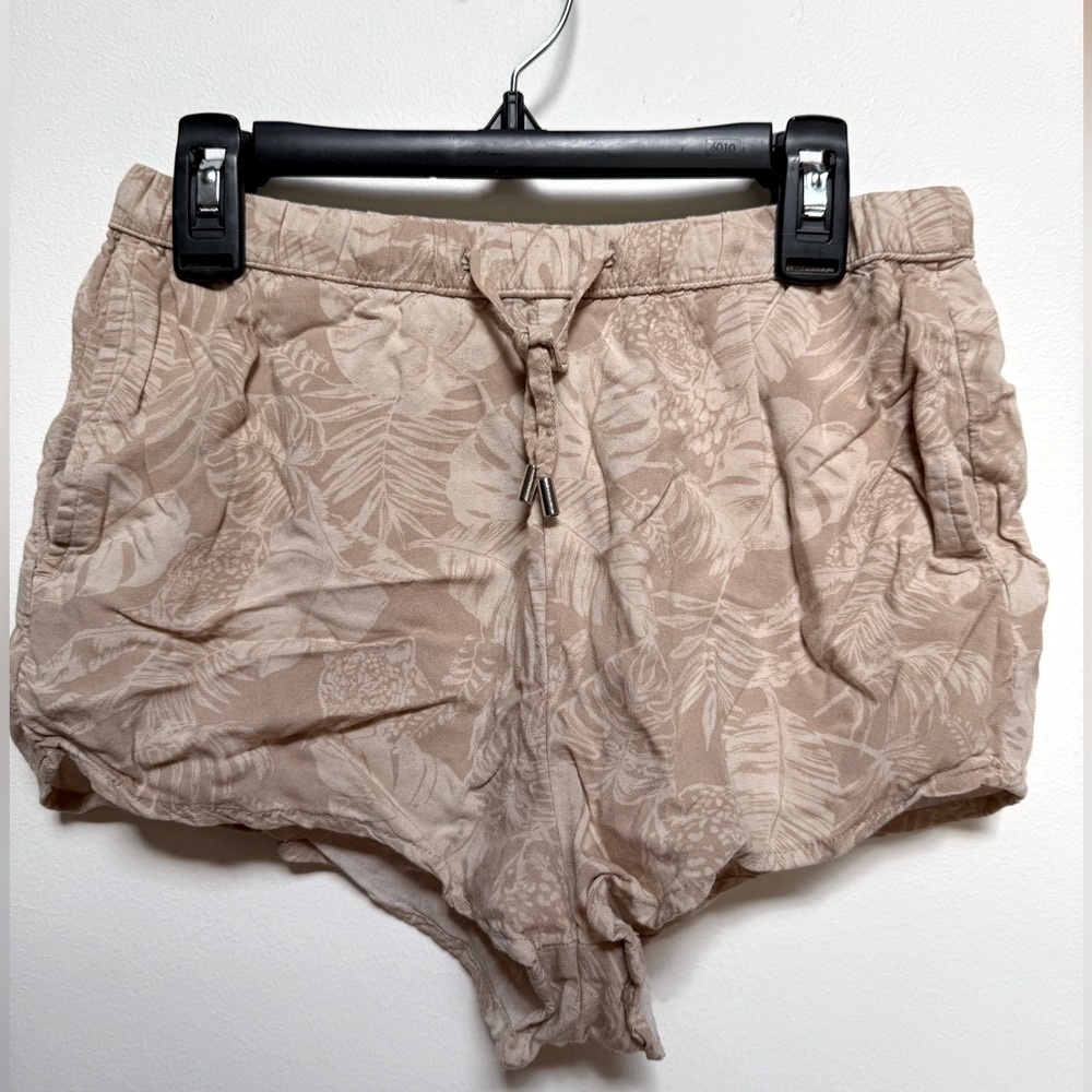 H&M Tan Floral jungle Shorts Women’s 0